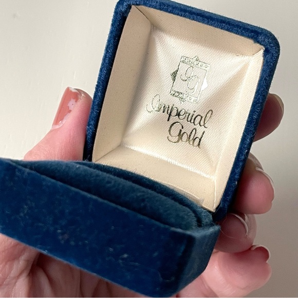 Vintage blue velvet empty Imperial Gold flip up ring box - Picture 9 of 10